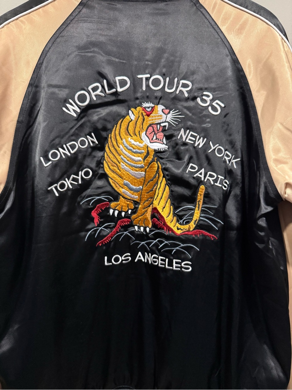 Stussy vintage 90s Black & Beige Satin Tiger Embroidered Bomber Jacket - Picture 2 of 6